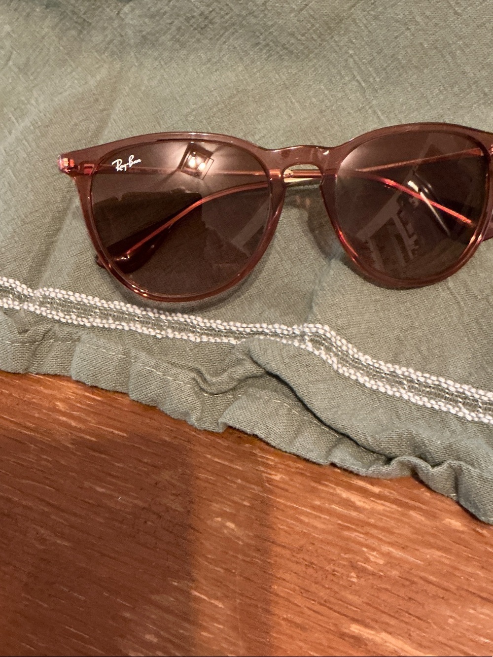 Ray-Ban Women's Pink Gradient Round Sunglasses with Gold Bridge - Picture 5 of 6